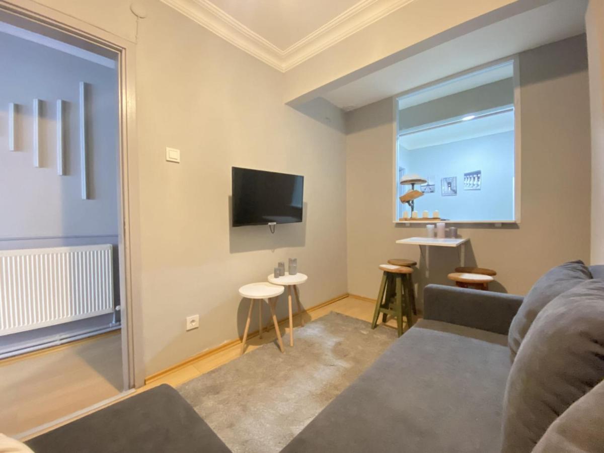 Charming Flat With Balcony In Sinanpasa Besiktas Lägenhet Istanbul Exteriör bild