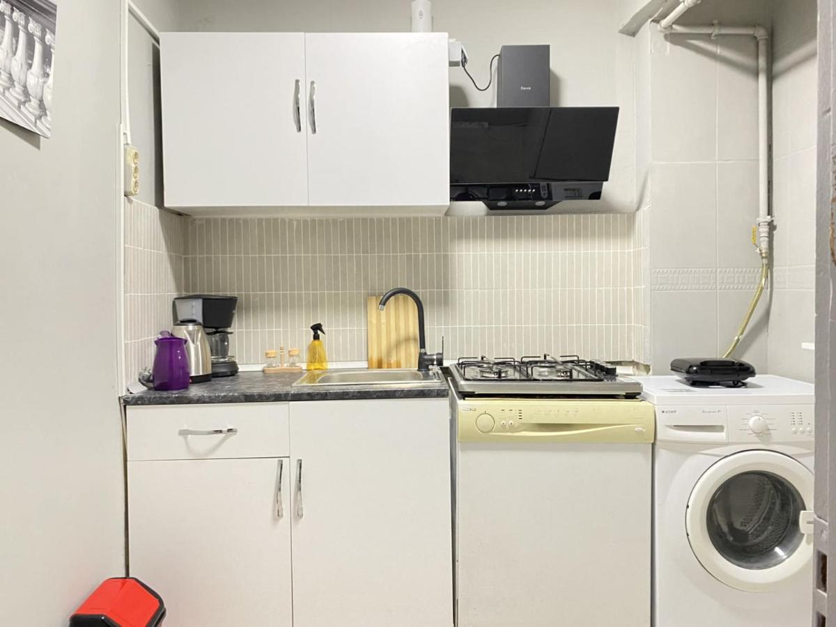 Charming Flat With Balcony In Sinanpasa Besiktas Lägenhet Istanbul Exteriör bild